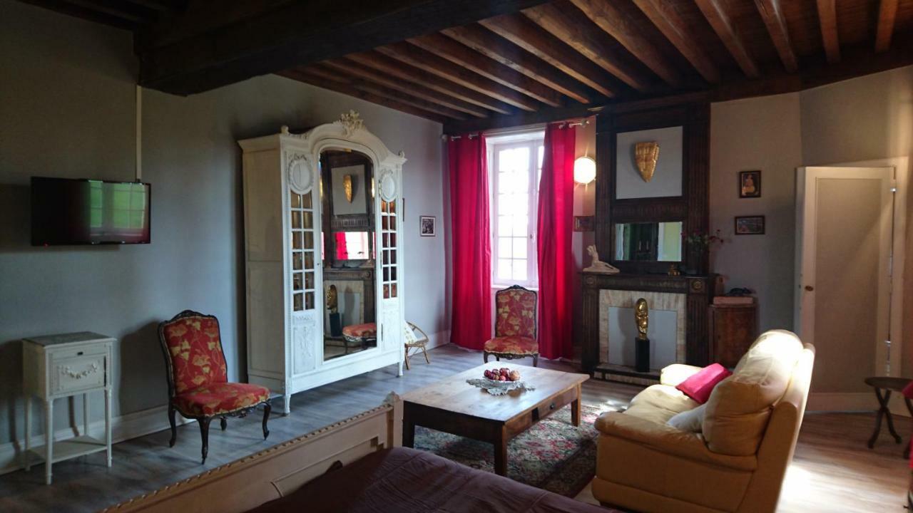 Bed and Breakfast Pierre Deluen Domaine De La Grange De Quaire Chassenon Exterior foto